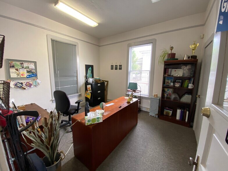 More Photos Of 100 Vine St, Reno Office For Lease