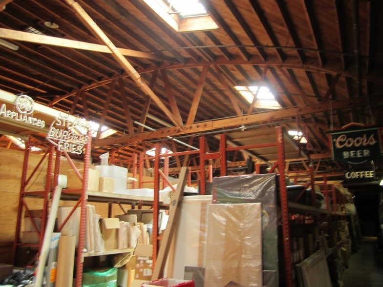 More Photos Of 3571 Hayden Ave, Culver City Warehouse For Lease