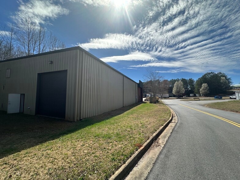 More Photos Of 4485 N Industrial Dr, Cumming Warehouse For Lease