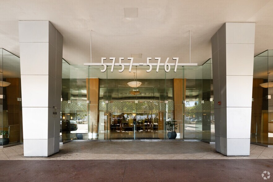 More Photos Of 5757 W Century Blvd, Los Angeles Unknown For Lease