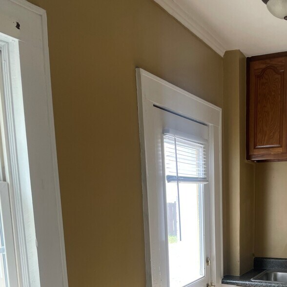 More Photos Of 117-123 Brawley Ave, Mooresville Storefront Retail Residential For Lease