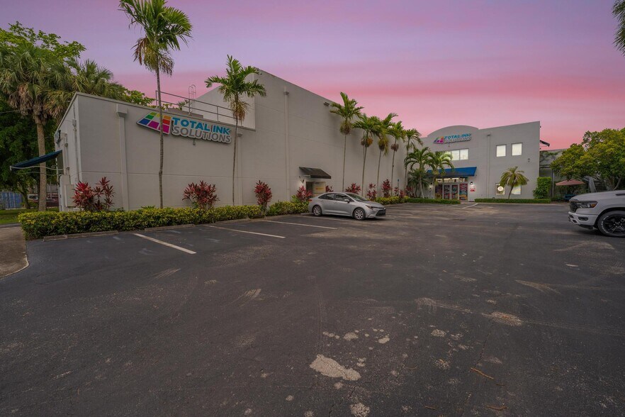 More Photos Of 6775 NW 15th Ave, Fort Lauderdale Warehouse For Sale