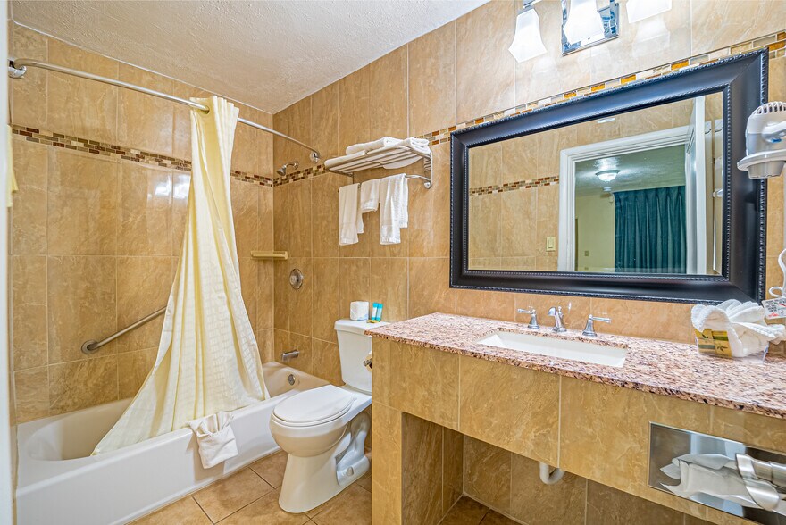 More Photos Of 1349 Idaho St, Elko Hotel For Sale