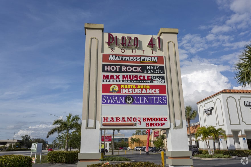 More Photos Of 12575 S Cleveland Ave, Fort Myers Storefront For Lease