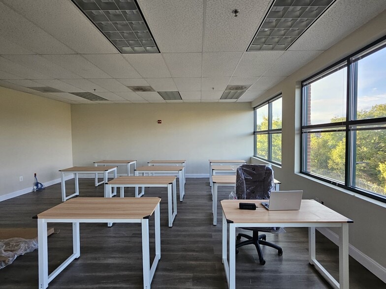 More Photos Of 9161 Liberia Ave, Manassas Medical For Lease