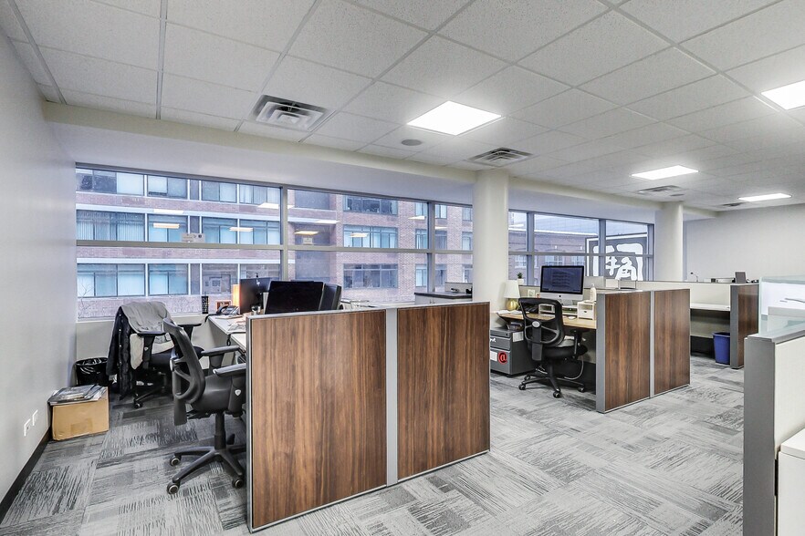 More Photos Of 212 E Ohio St, Chicago Office For Lease