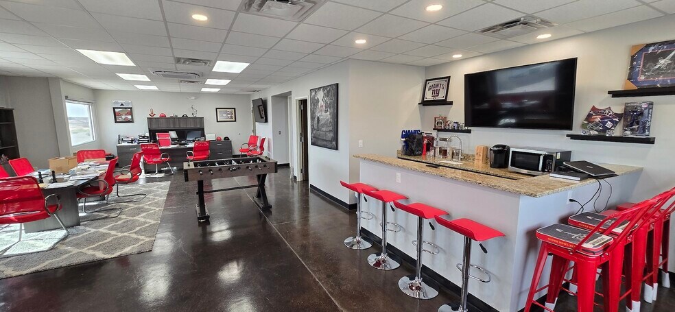 More Photos Of 1120 Horizon Blvd, El Paso Truck Terminal For Sale
