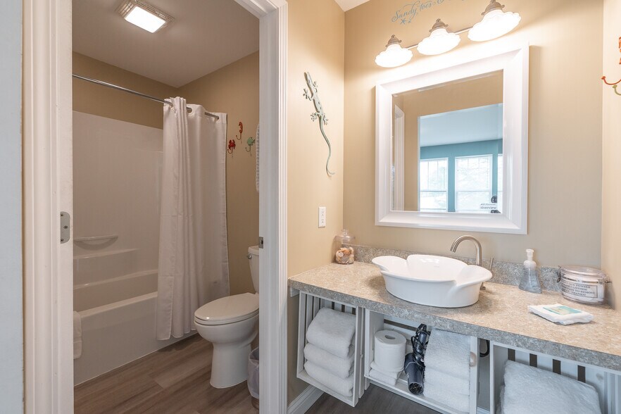More Photos Of 1435 Main st, Grafton Specialty For Sale