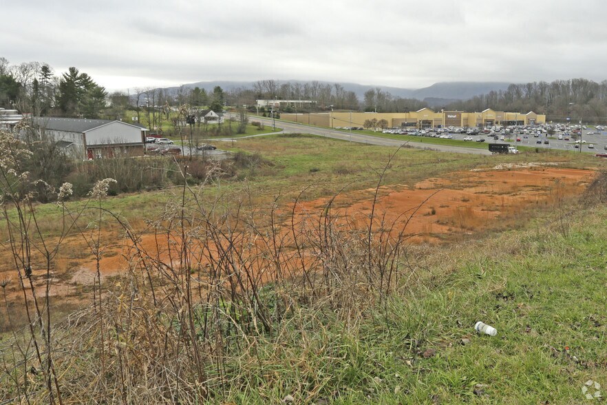 More Photos Of 3008 W Market St, Johnson City Land For Lease