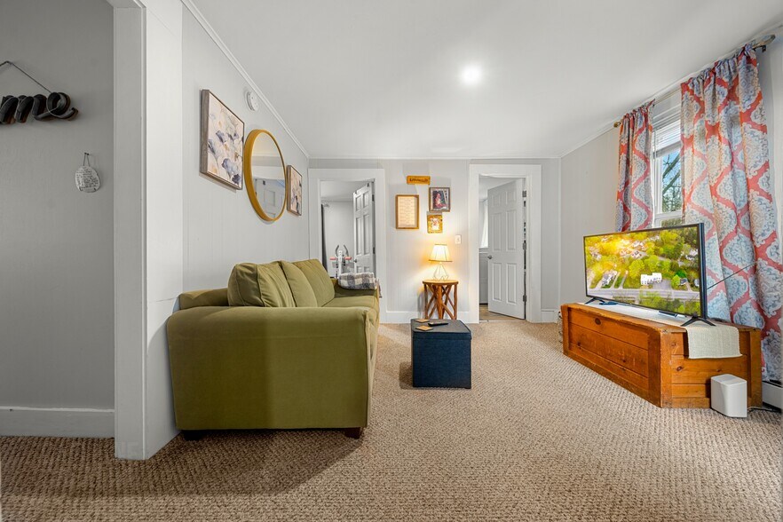 More Photos Of 15 South St, Freeport Apartments For Sale