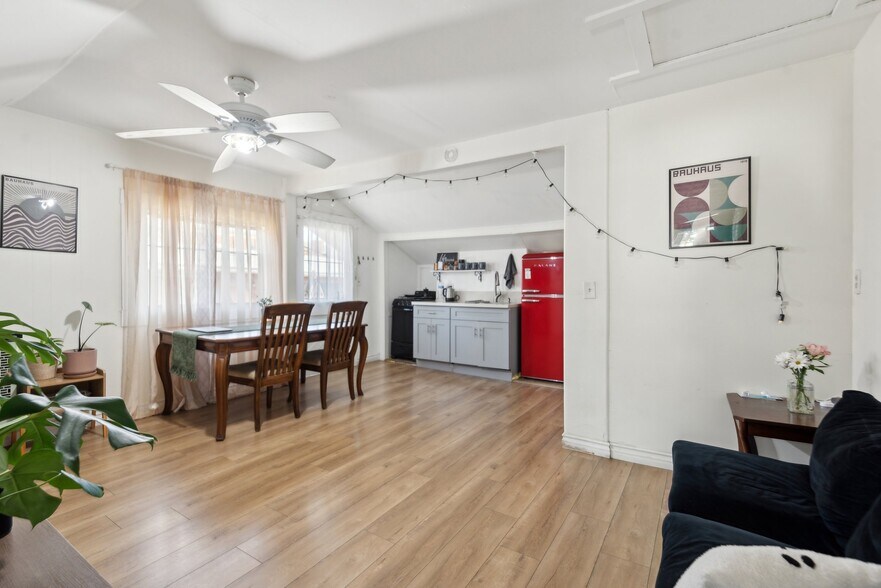 More Photos Of 426 Ivy St, Glendale Apartments For Sale