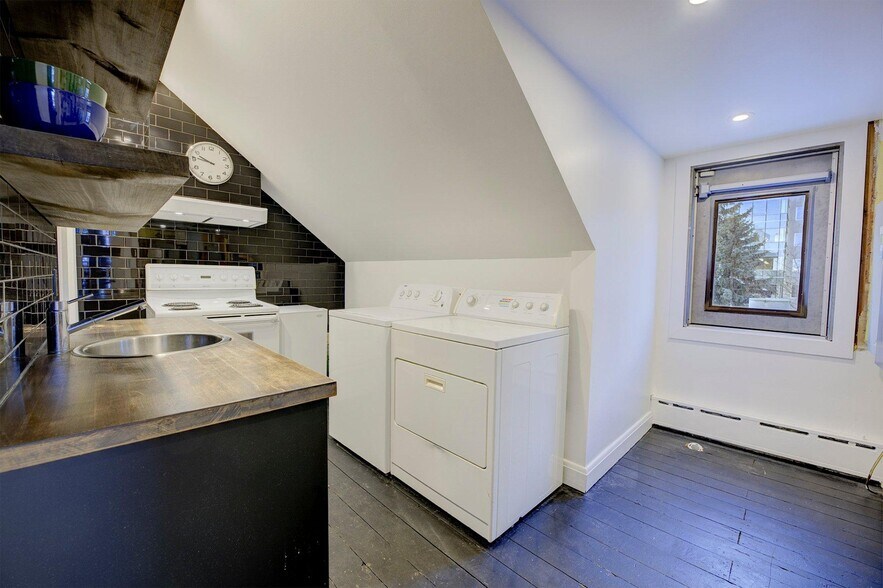 More Photos Of 138 Rue Wellington, Gatineau Storefront Retail Residential For Sale
