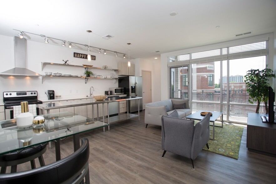 More Photos Of 747 N College Ave, Indianapolis Apartments For Lease