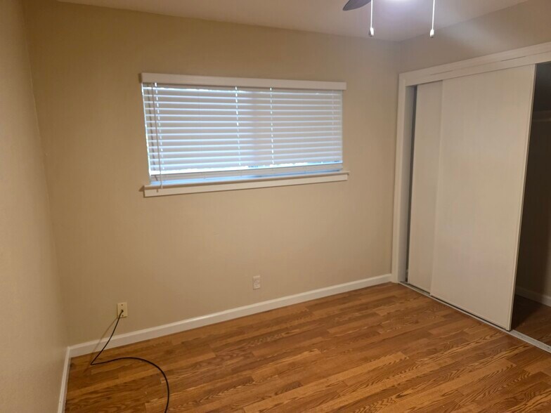More Photos Of 9716 Mountain Blvd, Oakland Apartments For Sale