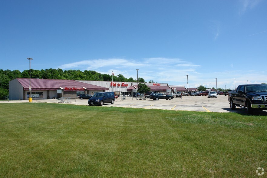 More Photos Of 2354-2380 W Washington St, West Bend Unknown For Lease