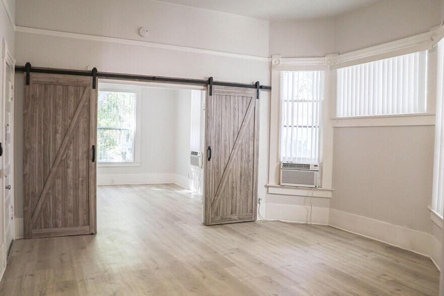 More Photos Of 2801 D St, Sacramento Apartments For Sale