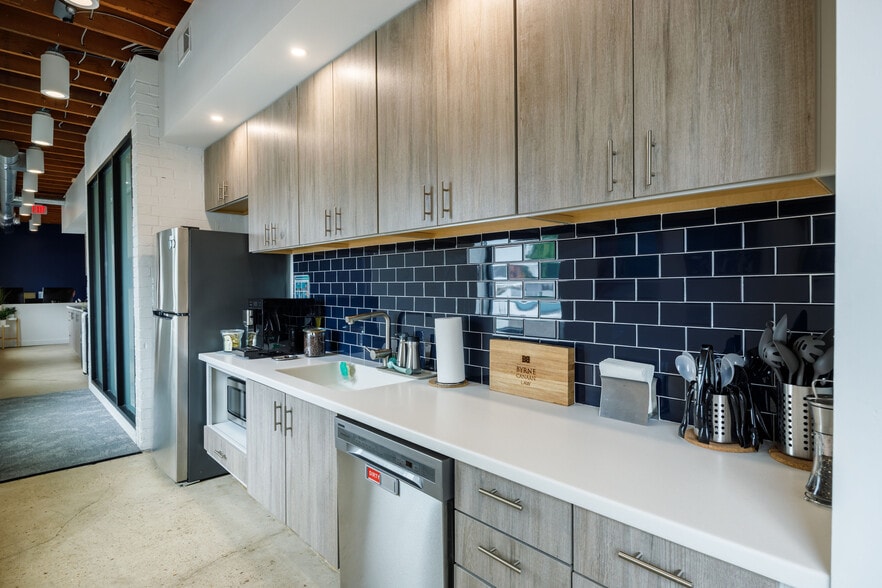 More Photos Of 3117 W Clay St, Richmond Loft Creative Space For Sale