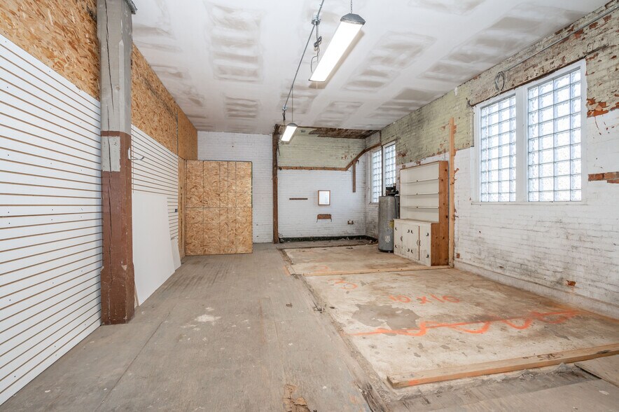 More Photos Of 1514 Kinney Ave, Cincinnati Warehouse For Sale