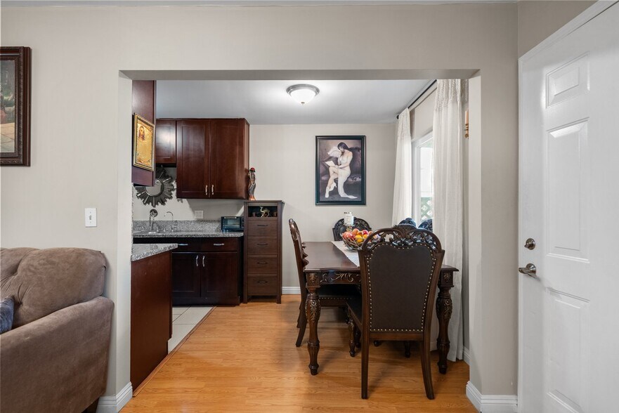 More Photos Of 6661 Wilkinson Ave, North Hollywood Apartments For Sale