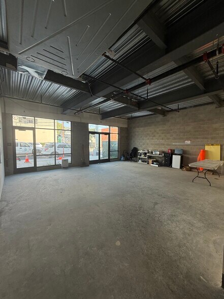 More Photos Of 3873 Grand View Blvd, Los Angeles Self Storage For Lease