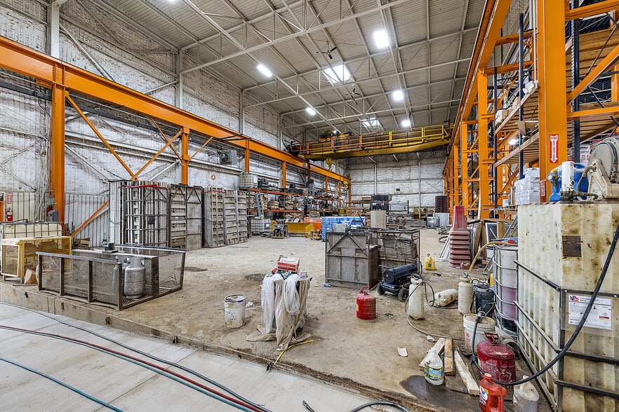 More Photos Of 451 E Wilson Ave, Pontiac Warehouse For Sale