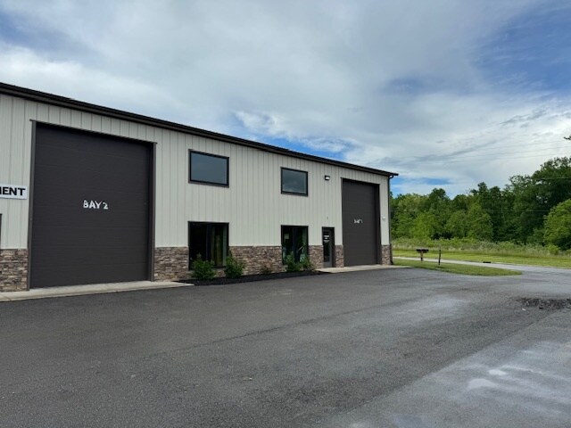 Primary Photo Of 1020 D W Griffith Ln, La Grange Flex For Lease