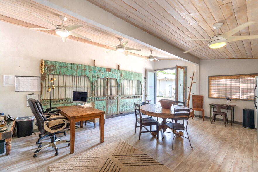 More Photos Of 65 Hana Hwy, Paia Restaurant For Lease