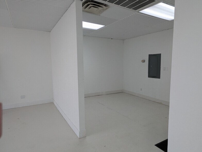 More Photos Of 3827 E Sunset Rd, Las Vegas Unknown For Lease