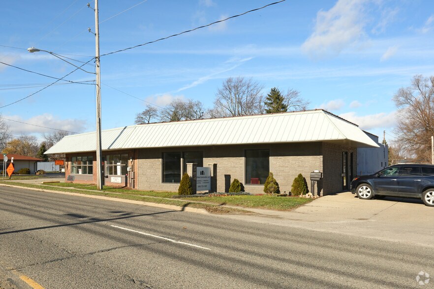 More Photos Of 1201-1213 Corunna Ave, Owosso Storefront Retail Office For Sale