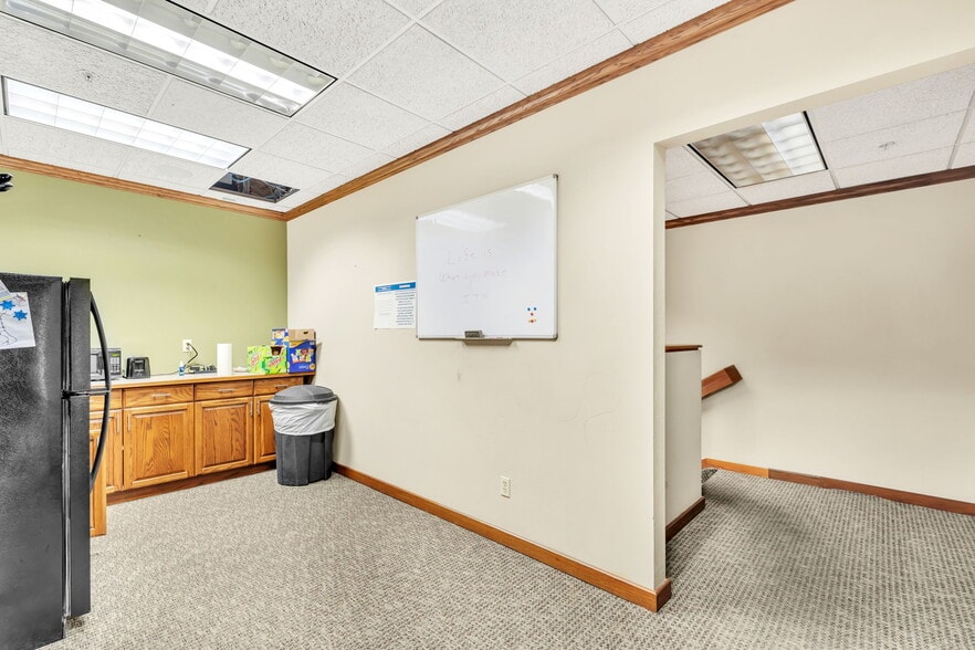 More Photos Of 2170-2180 Victor Pl, Colorado Springs Warehouse For Sale