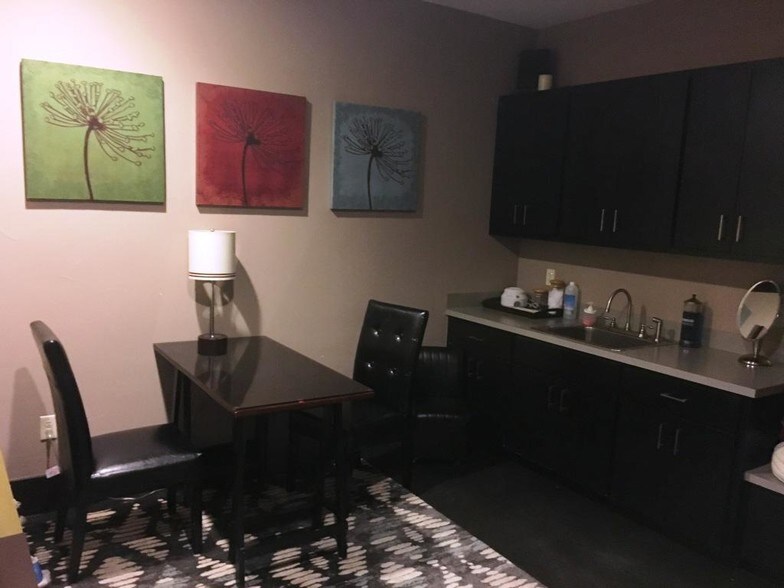 More Photos Of 6839 Old Jacksonville Hwy, Tyler Storefront Retail Office For Sale
