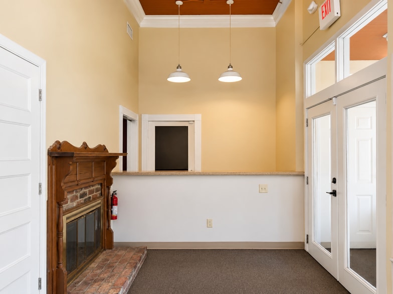 More Photos Of 210 N Liberty St, Jackson Storefront Retail Office For Sale