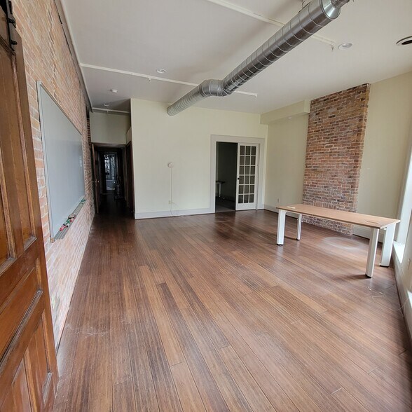 More Photos Of 285 Ellicott St, Buffalo Storefront Retail Office For Lease