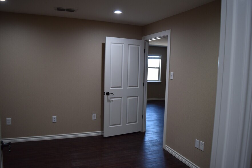 More Photos Of 9701 FM 307, Midland Flex For Sale