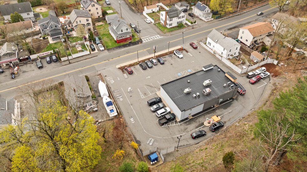 More Photos Of 577 Walnut St, Lynn Freestanding For Lease