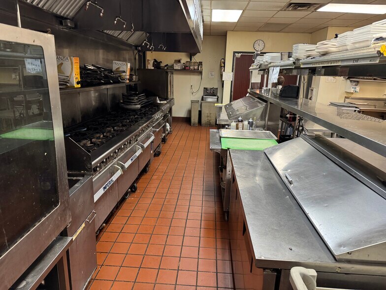 More Photos Of 637-651 Walton Dr, Plymouth Freestanding For Sale