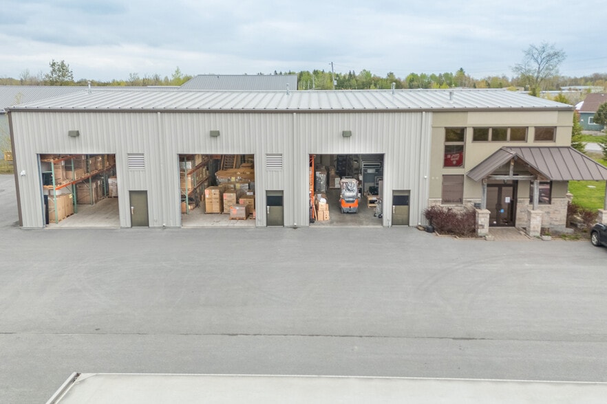 More Photos Of 124 Reis Rd, Ottawa Warehouse For Sale