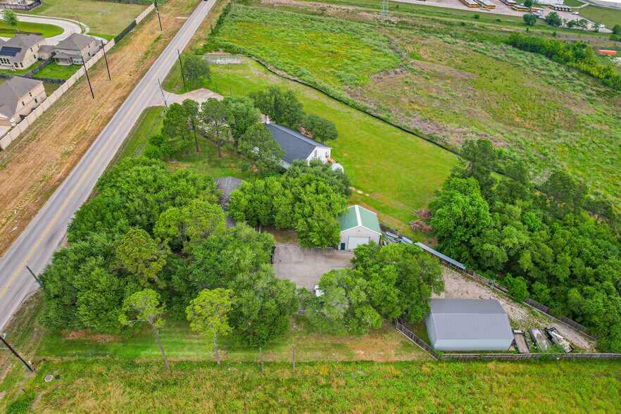 More Photos Of 9949 Clodine Rd, Richmond Office For Sale