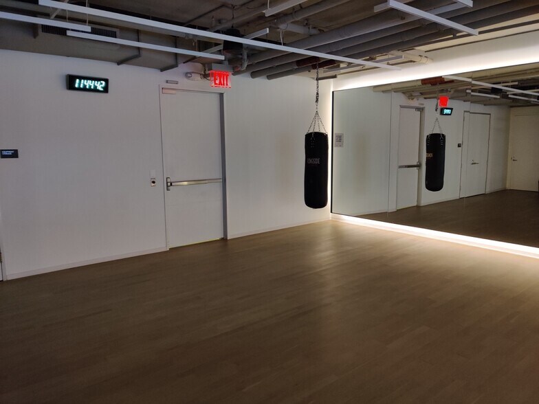 More Photos Of 1201 New York Ave NW, Washington Office For Lease