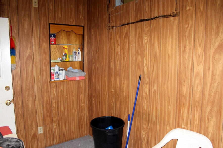 More Photos Of 302 E Third St, Lowry City Freestanding For Sale