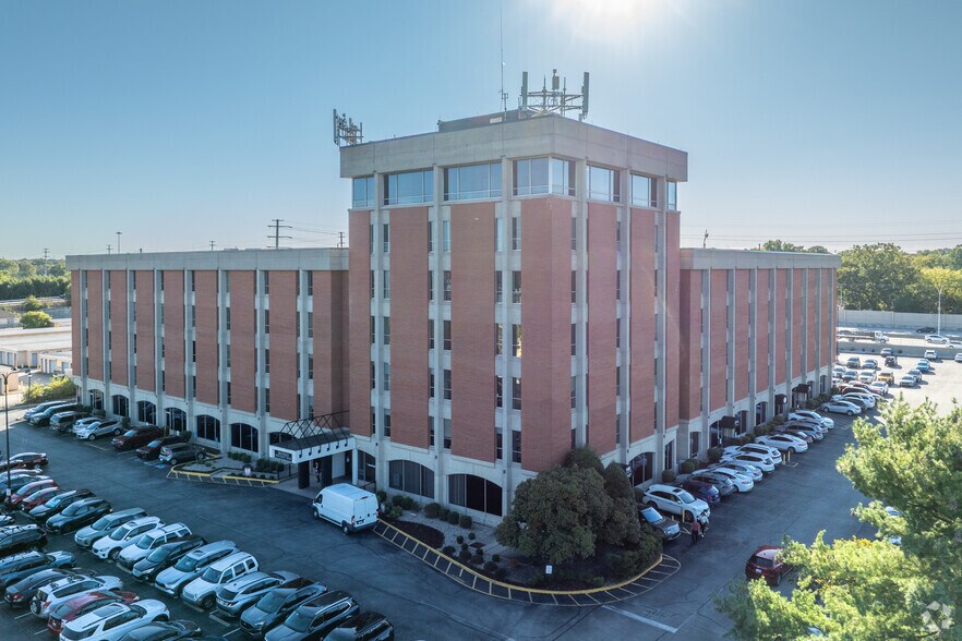 Primary Photo Of 4010 DuPont Cir, Louisville Medical For Lease