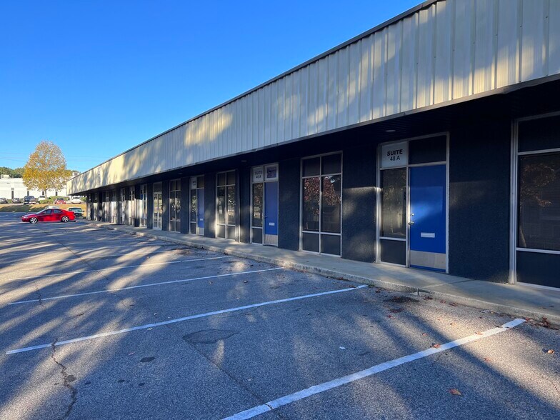 Primary Photo Of 25 W Oxmoor Rd, Birmingham Flex For Lease