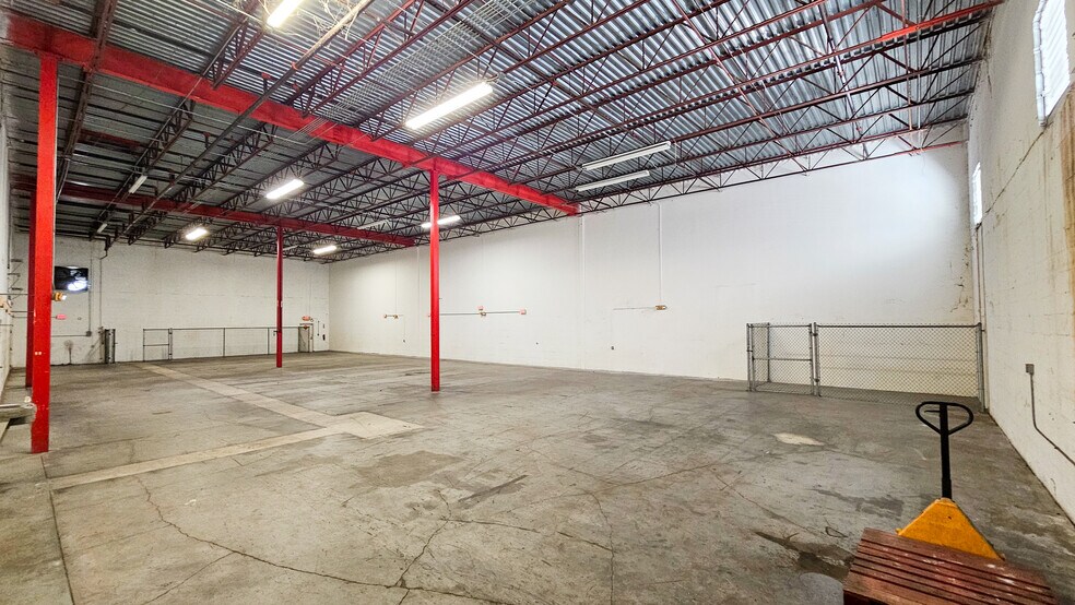 More Photos Of 2349-2363 Stirling Rd, Fort Lauderdale Warehouse For Lease