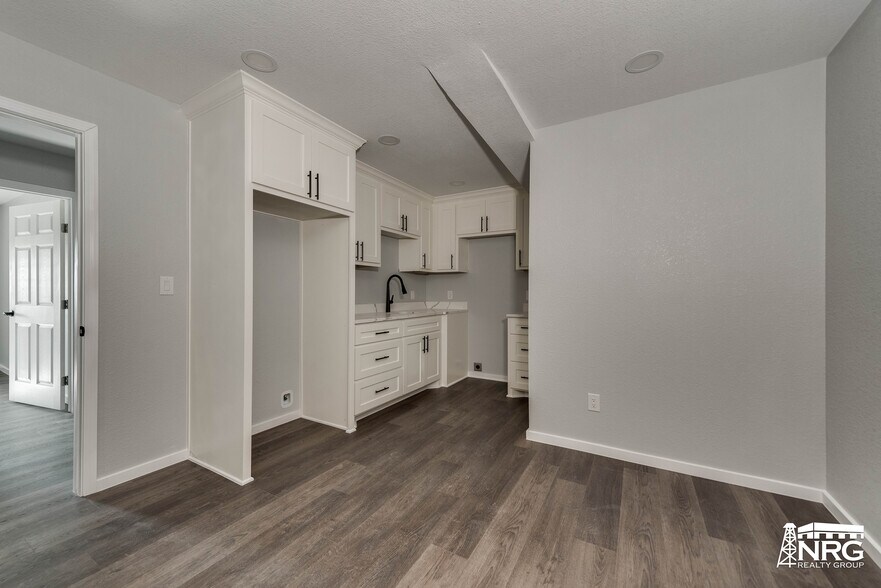 More Photos Of 5450 N FM 866, Odessa Warehouse For Sale