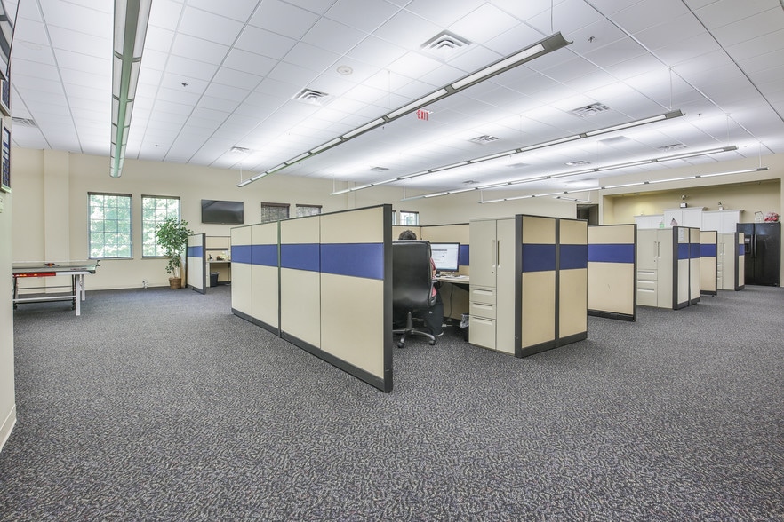 More Photos Of 500 Plantation Park Dr, Loganville Office For Sale