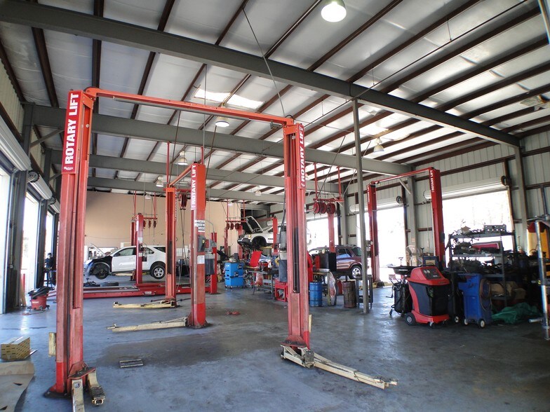 More Photos Of 11239 Veterans Memorial Dr, Houston Auto Repair For Sale