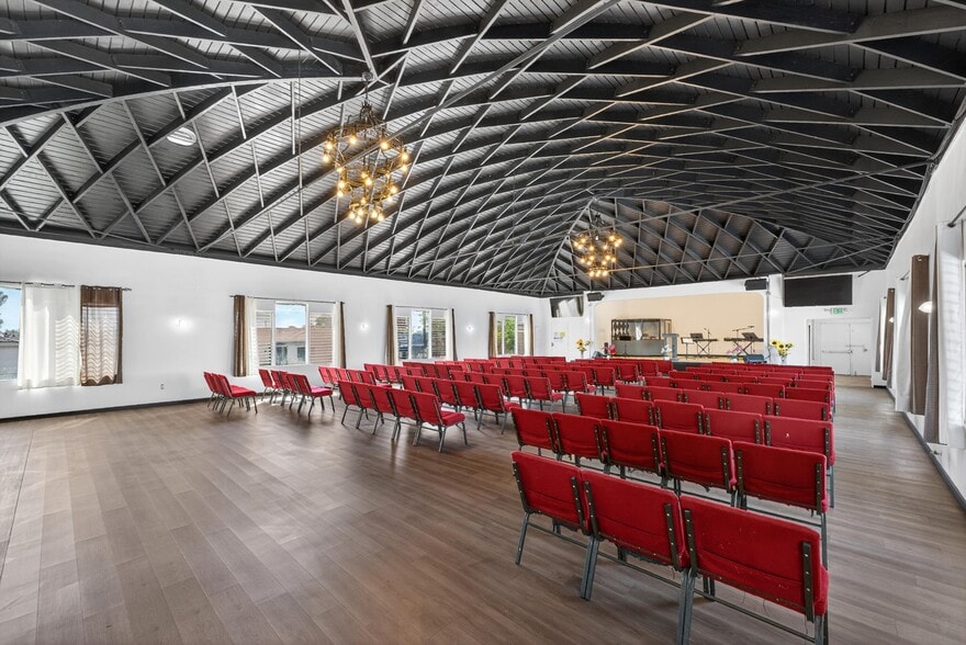 More Photos Of 7101 Menlo Ave, Los Angeles Religious Facility For Sale