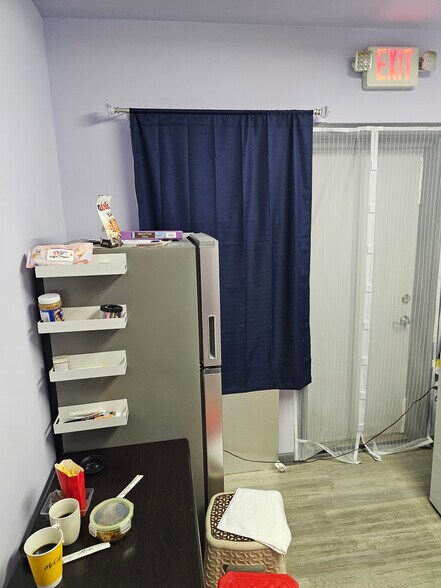 More Photos Of 256-10 Union Tpke, Glen Oaks Medical For Lease