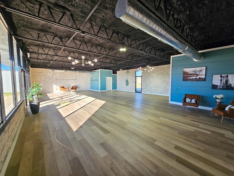 More Photos Of 3350 N 10th St, Abilene Storefront Retail Office For Lease