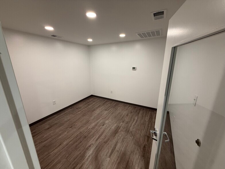 More Photos Of 5780 Dorchester Rd, Charleston Warehouse For Sale